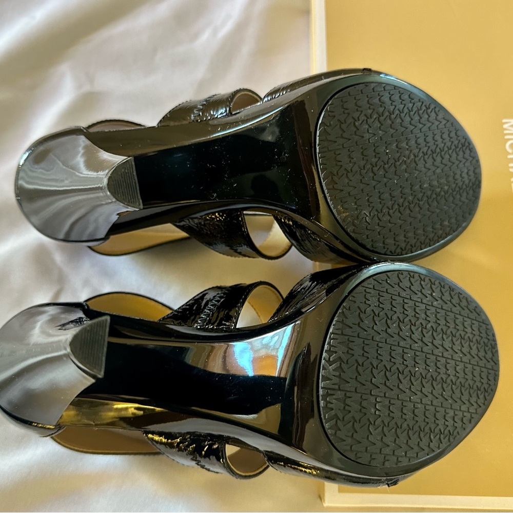 Michael Kors T-strap black patent heel. Size 8. - Picture 5 of 6